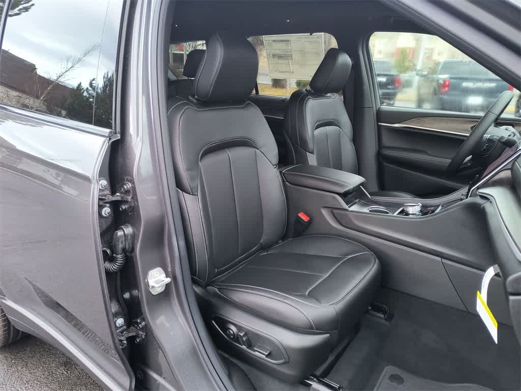 Thumbnail: 2025 Jeep Grand Cherokee - 26