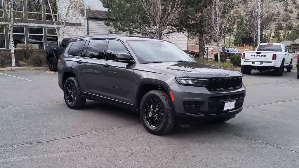 Thumbnail: 2024 Jeep Grand Cherokee L - 3