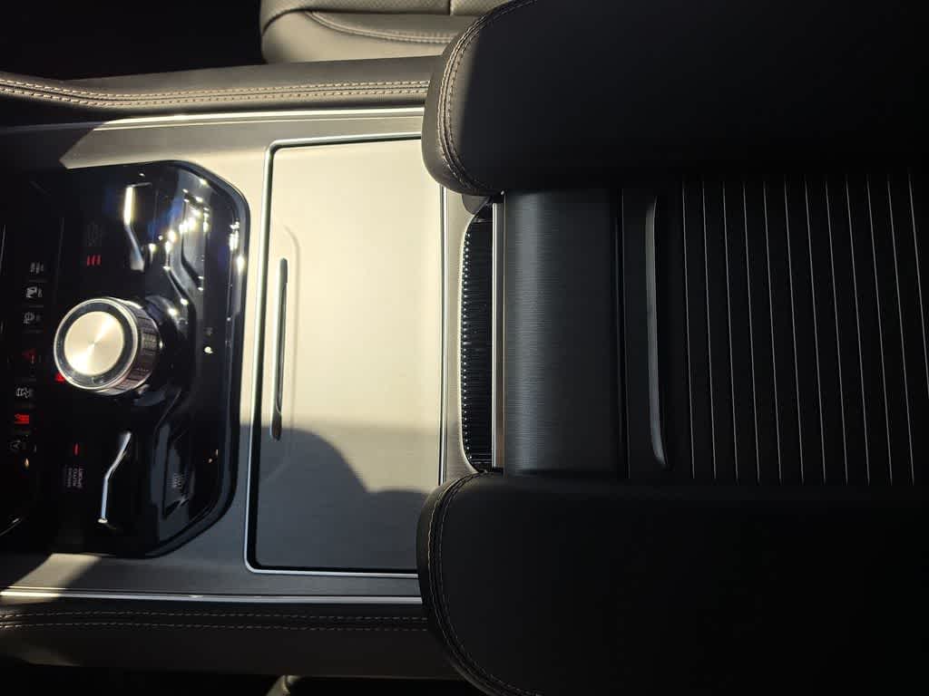 Thumbnail: 2026 Jeep Grand Wagoneer - 21