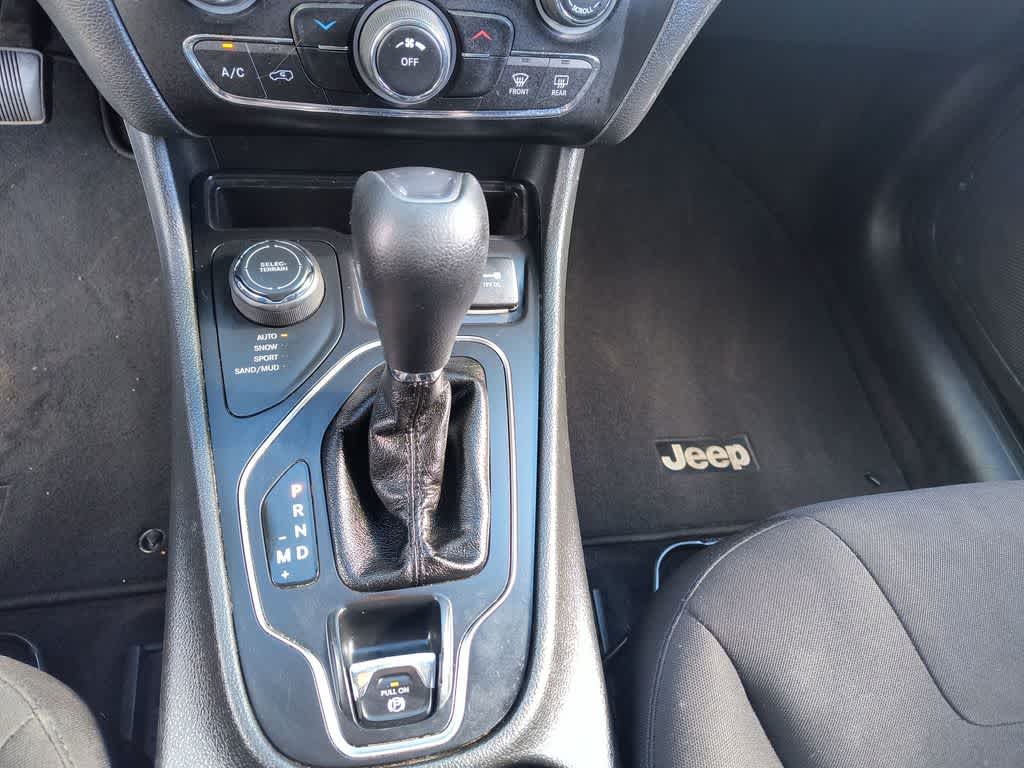 Thumbnail: 2019 Jeep Cherokee - 19