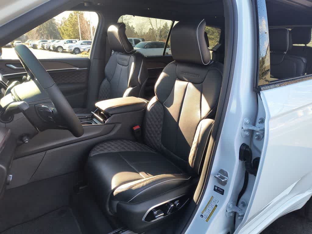 Thumbnail: 2025 Jeep Grand Cherokee L - 11