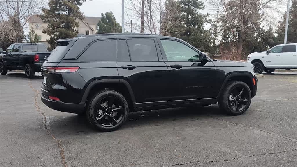 Thumbnail: 2025 Jeep Grand Cherokee - 9