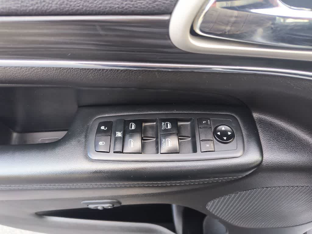 Thumbnail: 2020 Jeep Grand Cherokee - 13