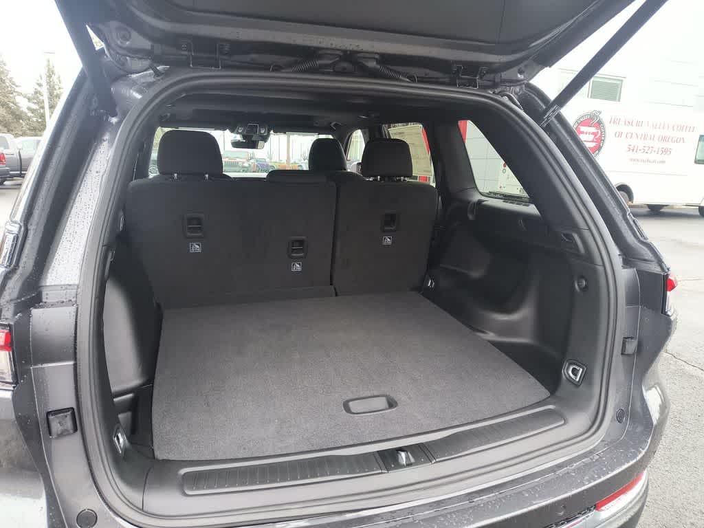 Thumbnail: 2026 Jeep Grand Cherokee - 23