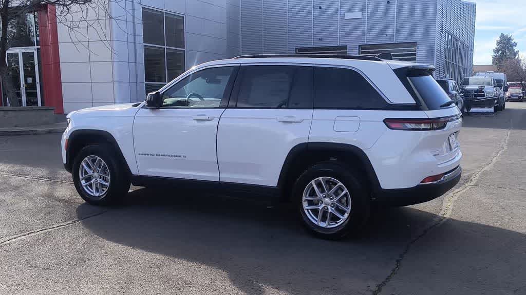 Thumbnail: 2026 Jeep Grand Cherokee - 6