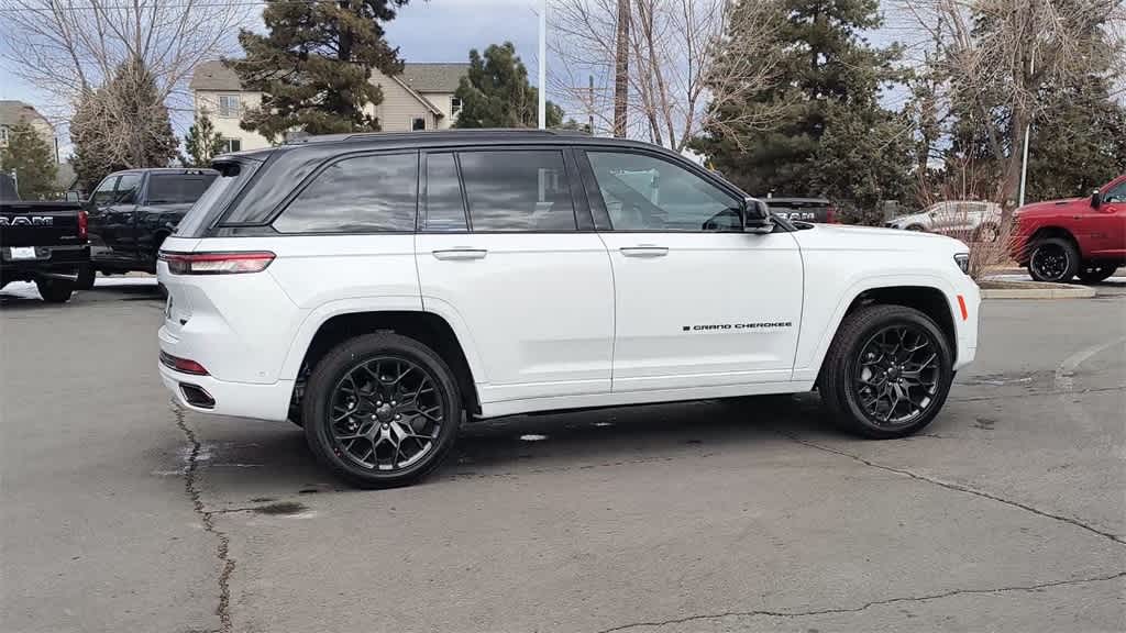 Thumbnail: 2025 Jeep Grand Cherokee - 9