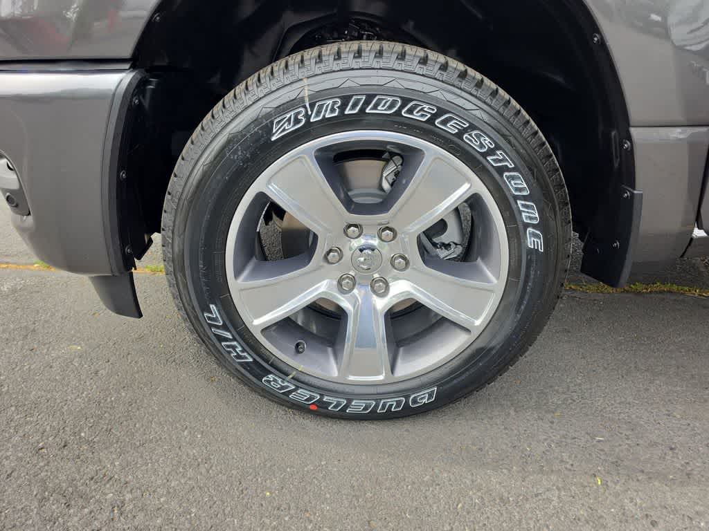 Thumbnail: 2026 RAM 1500 - 10