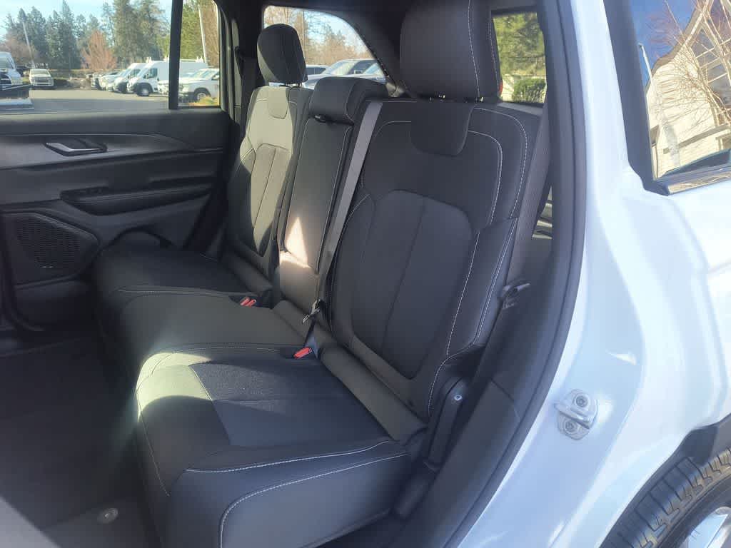 Thumbnail: 2026 Jeep Grand Cherokee - 22