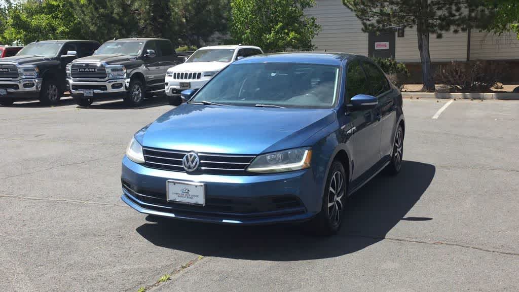 Thumbnail: 2017 Volkswagen Jetta - 4
