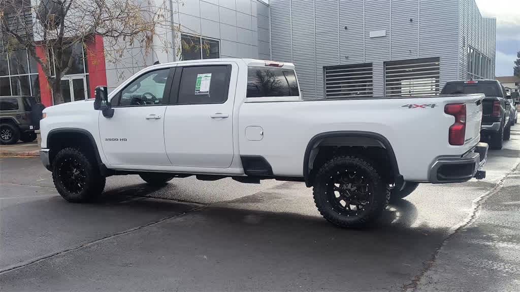 Thumbnail: 2024 Chevrolet Silverado 3500 - 6