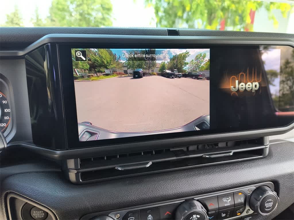 Thumbnail: 2025 Jeep Gladiator - 17