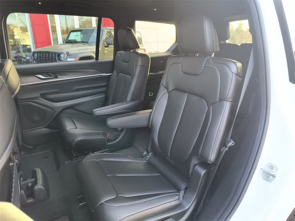 Thumbnail: 2025 Jeep Grand Cherokee L - 23