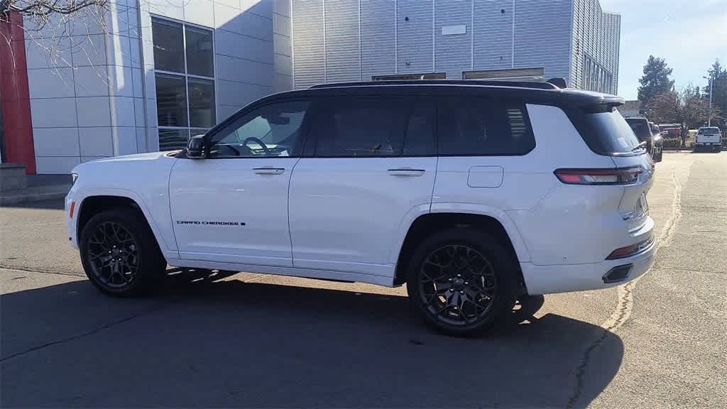 Thumbnail: 2025 Jeep Grand Cherokee - 6