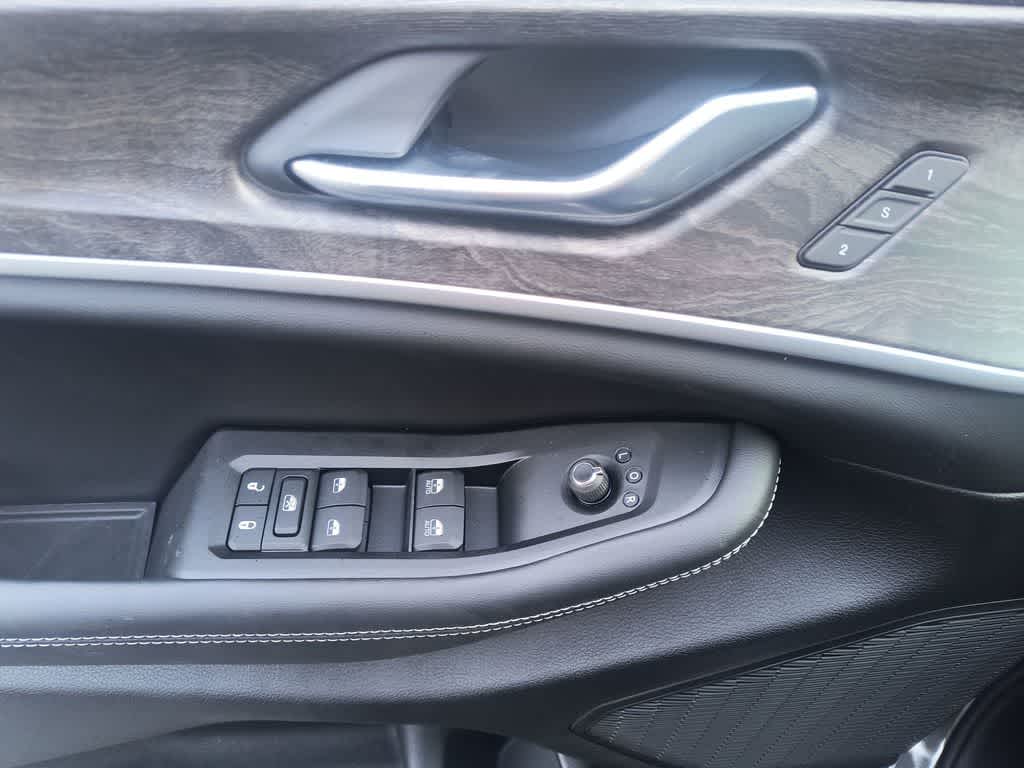 Thumbnail: 2025 Jeep Grand Cherokee L - 13