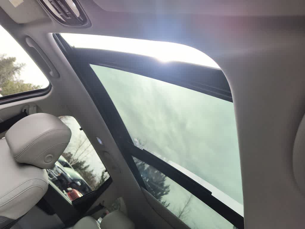 Thumbnail: 2017 Kia Sorento - 22