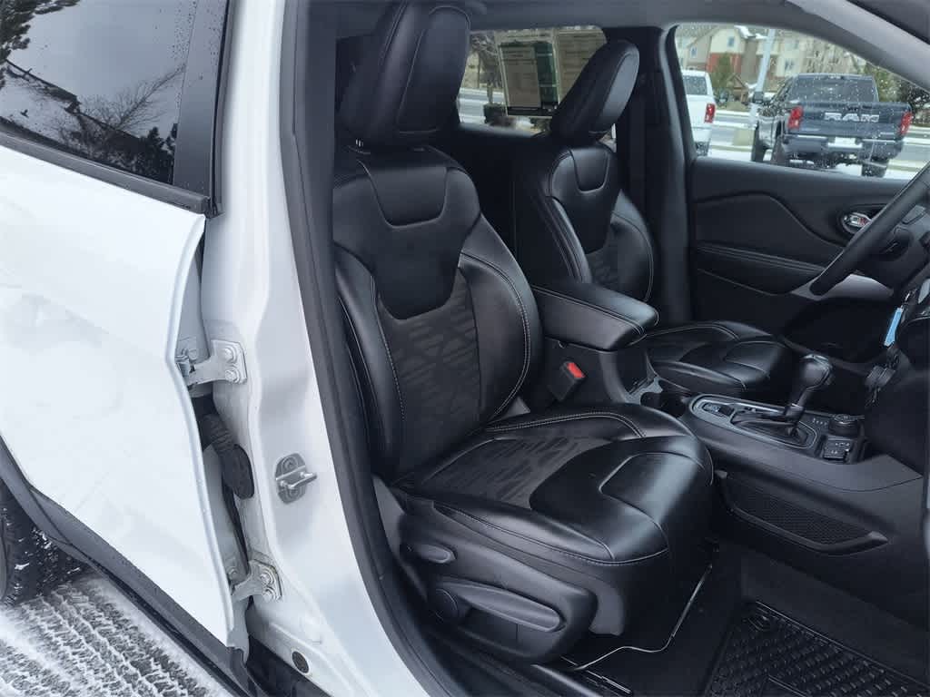 Thumbnail: 2022 Jeep Cherokee - 23