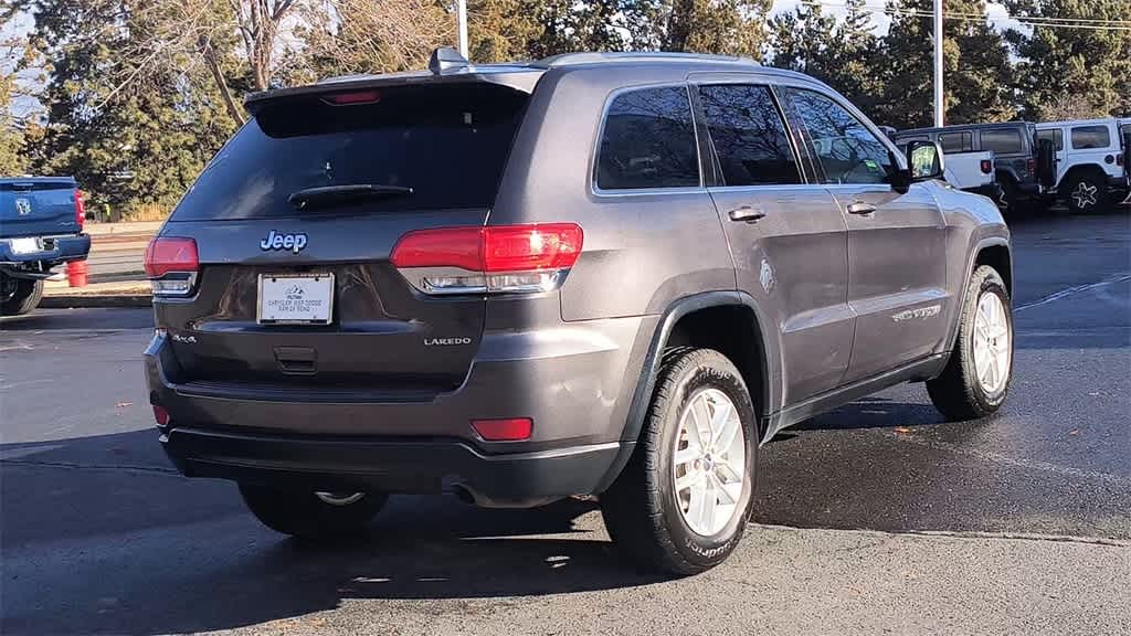 Thumbnail: 2017 Jeep Grand Cherokee - 8