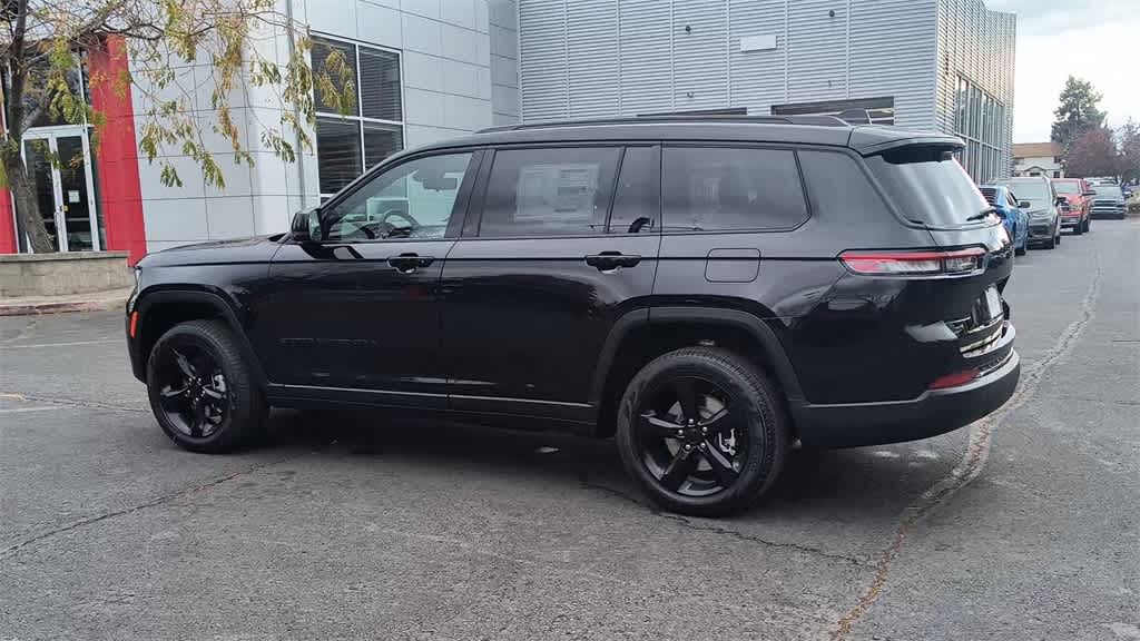 Thumbnail: 2025 Jeep Grand Cherokee - 6