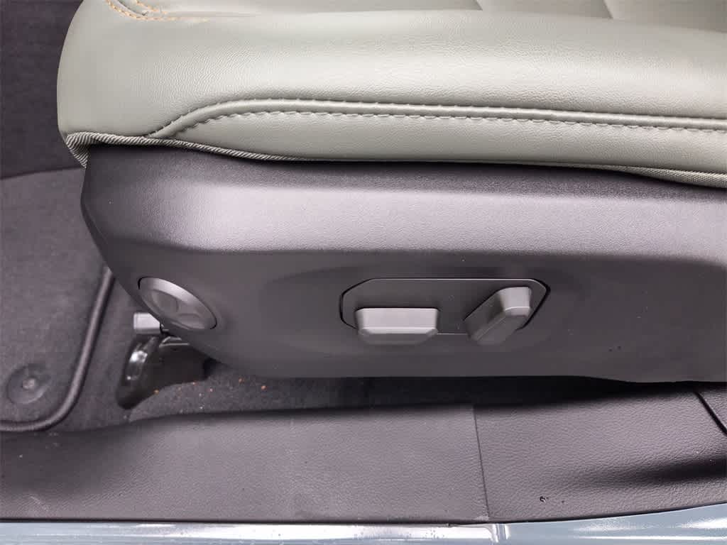 Thumbnail: 2026 Jeep Gladiator - 12