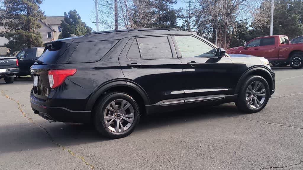 Thumbnail: 2022 Ford Explorer - 9