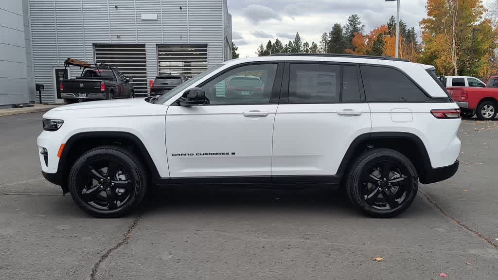 Thumbnail: 2025 Jeep Grand Cherokee - 5