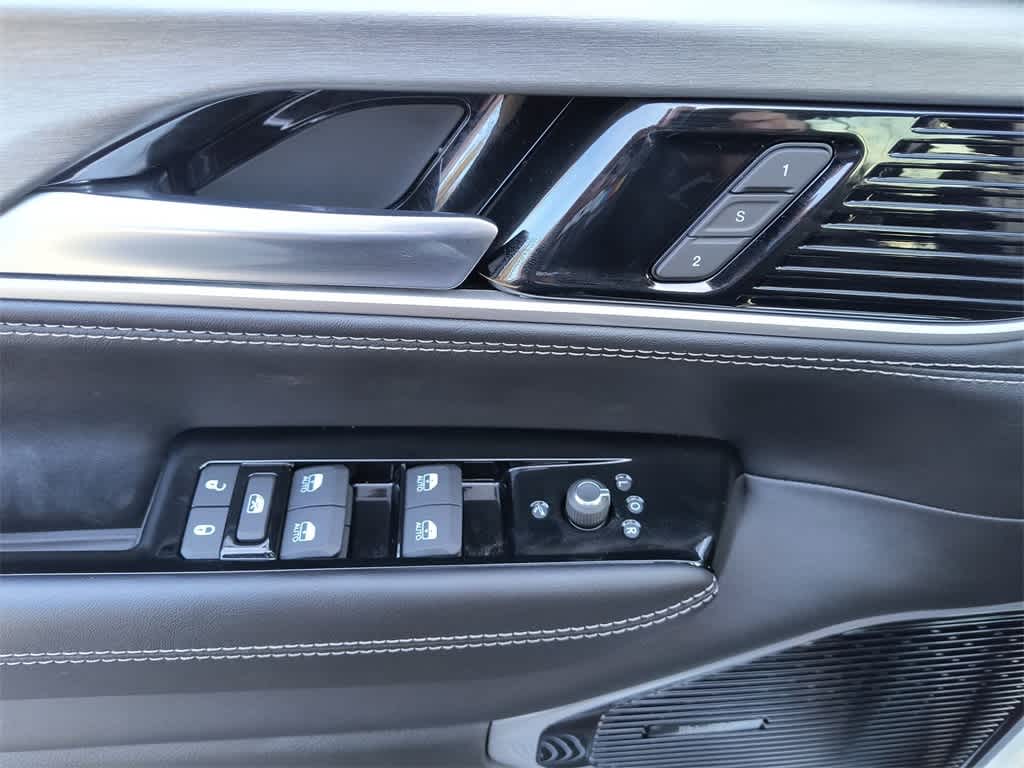 Thumbnail: 2026 Jeep Grand Wagoneer - 13