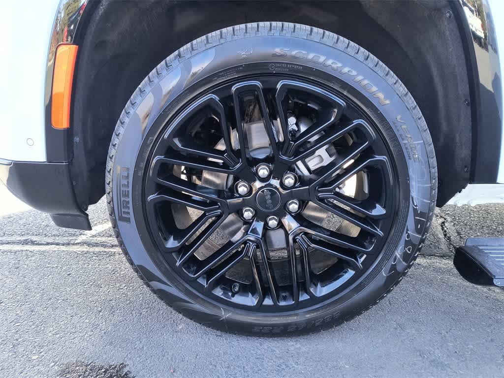 Thumbnail: 2026 Jeep Grand Wagoneer - 10