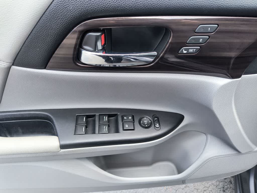 Thumbnail: 2016 Honda Accord - 13