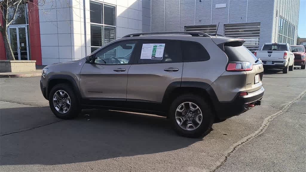 Thumbnail: 2019 Jeep Cherokee - 6