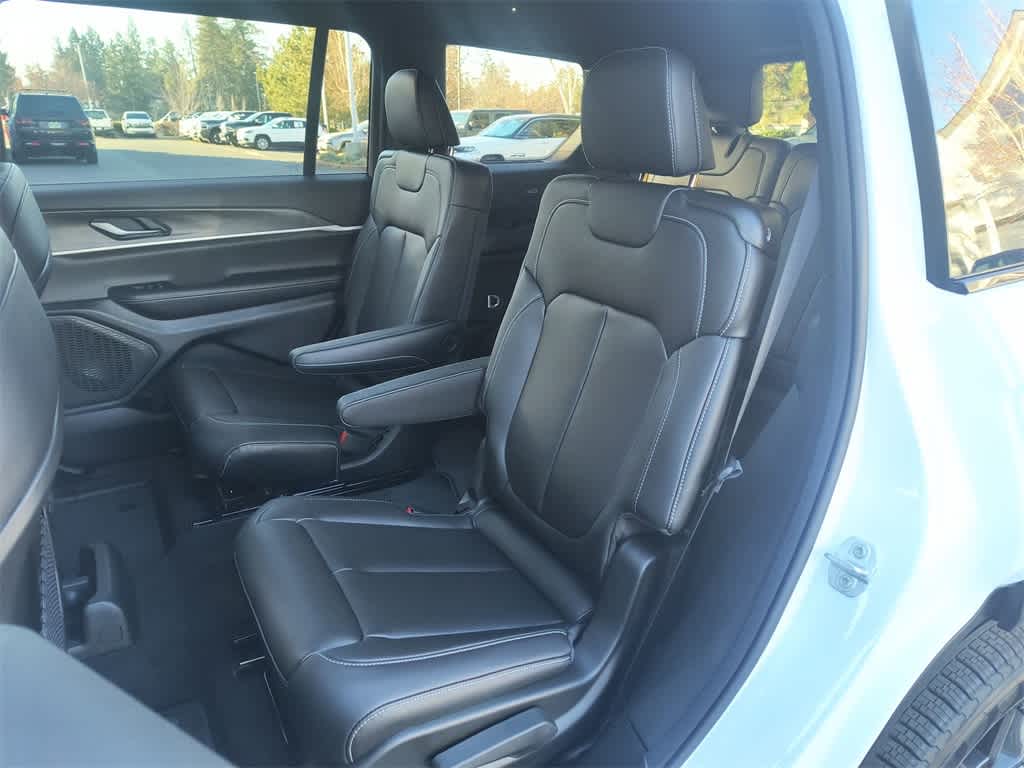 Thumbnail: 2025 Jeep Grand Cherokee - 23