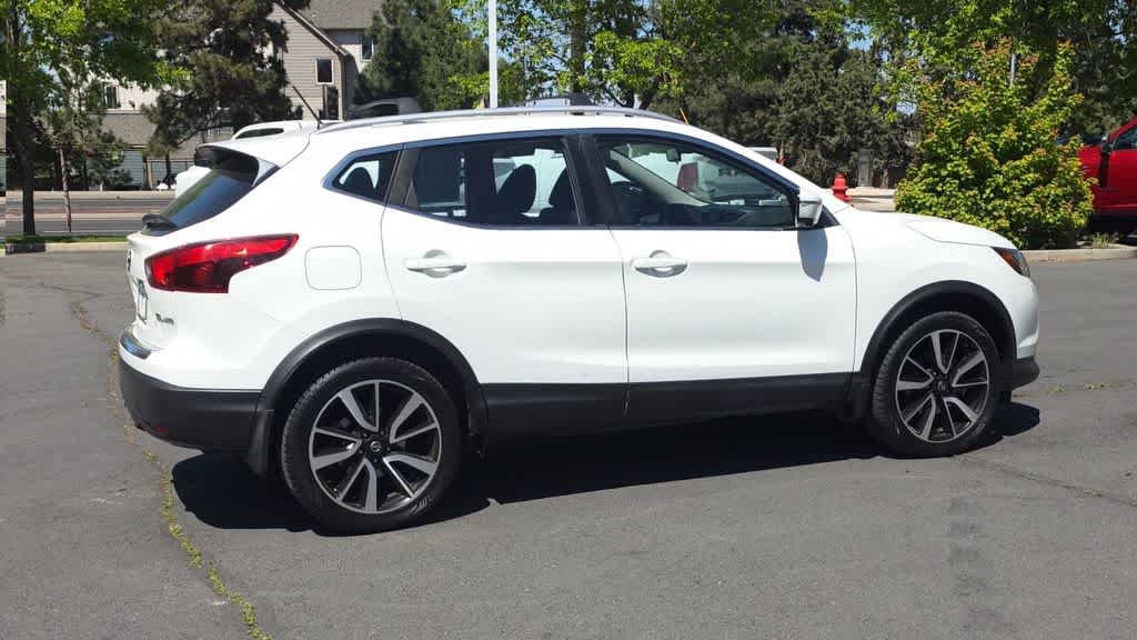 Thumbnail: 2017 Nissan Rogue Sport - 9
