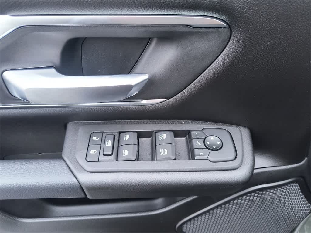 Thumbnail: 2026 RAM 1500 - 13