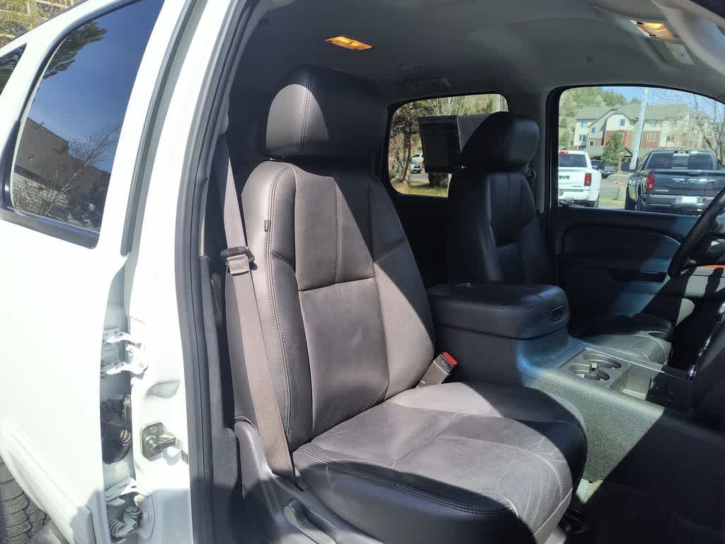 Thumbnail: 2013 Chevrolet Tahoe - 24