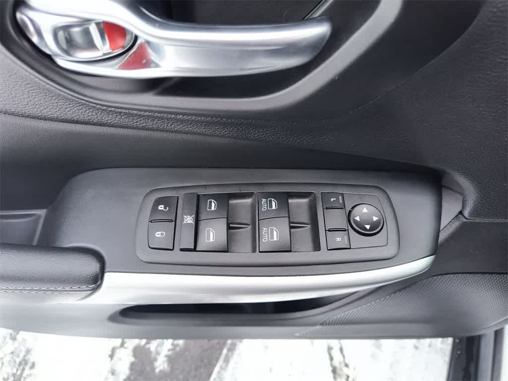 Thumbnail: 2022 Jeep Cherokee - 13