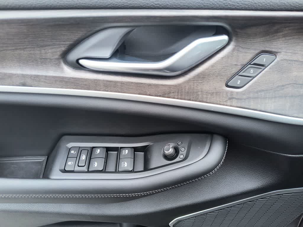 Thumbnail: 2026 Jeep Grand Cherokee - 13