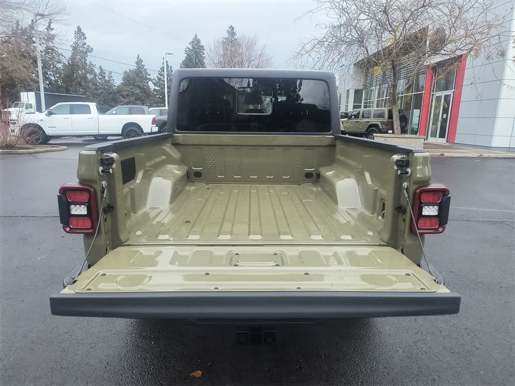 Thumbnail: 2026 Jeep Gladiator - 22