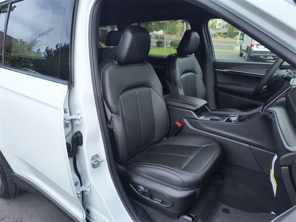 Thumbnail: 2025 Jeep Grand Cherokee - 26