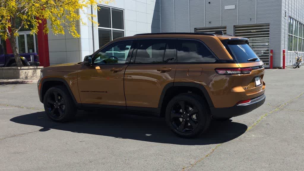 Thumbnail: 2026 Jeep Grand Cherokee - 6