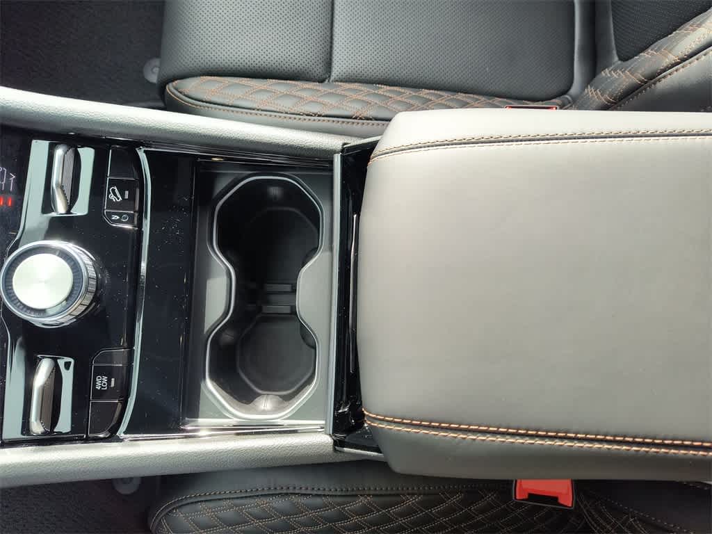 Thumbnail: 2025 Jeep Grand Cherokee - 21