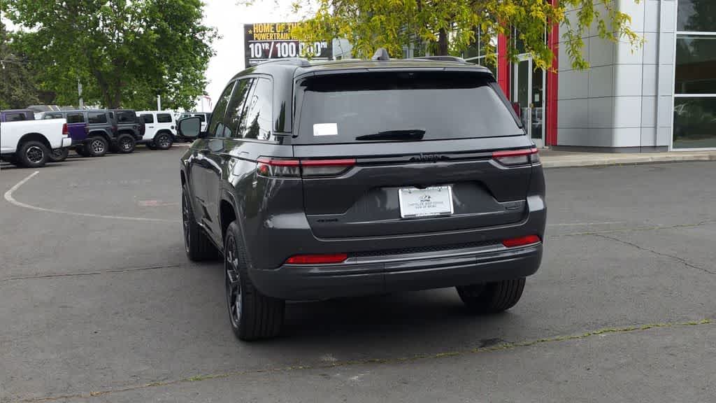 Thumbnail: 2026 Jeep Grand Cherokee - 7