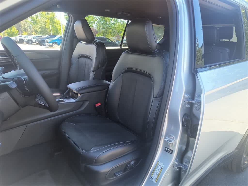 Thumbnail: 2025 Jeep Grand Cherokee L - 11