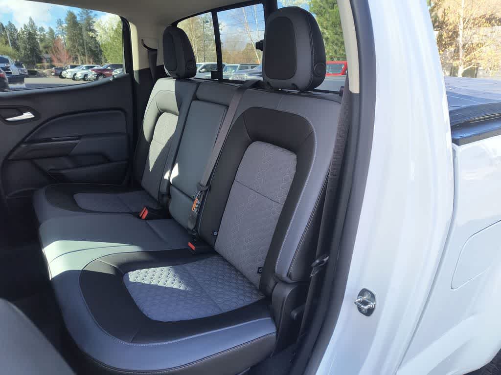 Thumbnail: 2022 Chevrolet Colorado - 21