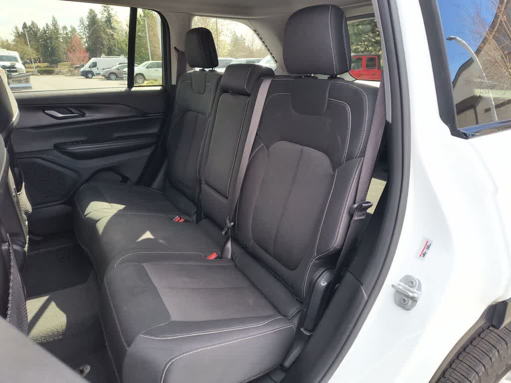 Thumbnail: 2023 Jeep Grand Cherokee - 21