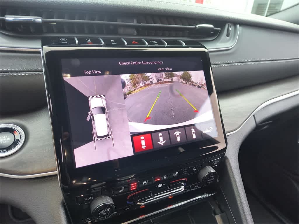 Thumbnail: 2025 Jeep Grand Cherokee - 17