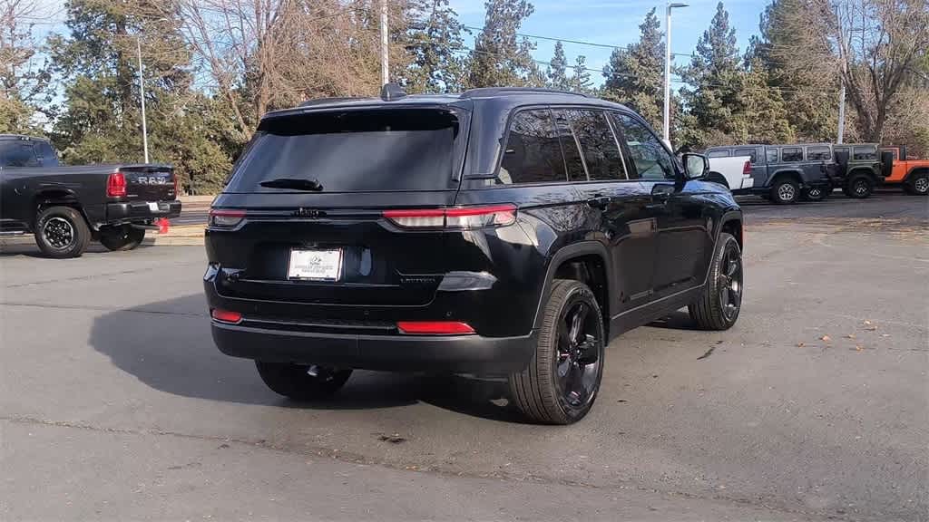 Thumbnail: 2025 Jeep Grand Cherokee - 8