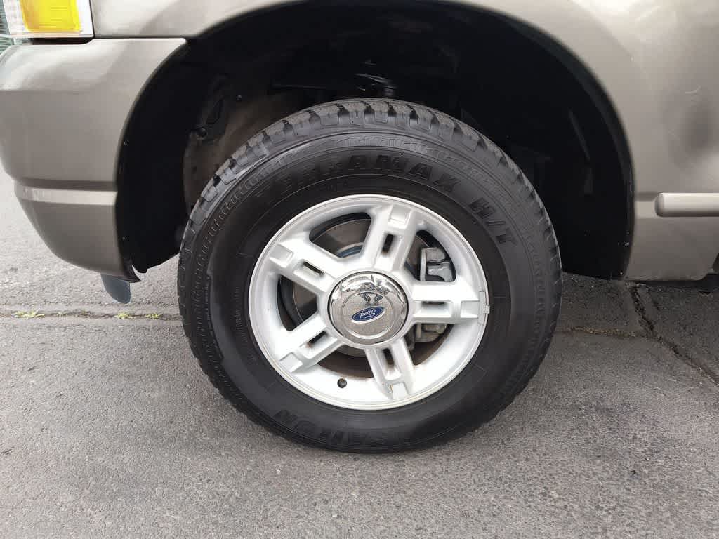 Thumbnail: 2004 Ford Explorer - 10