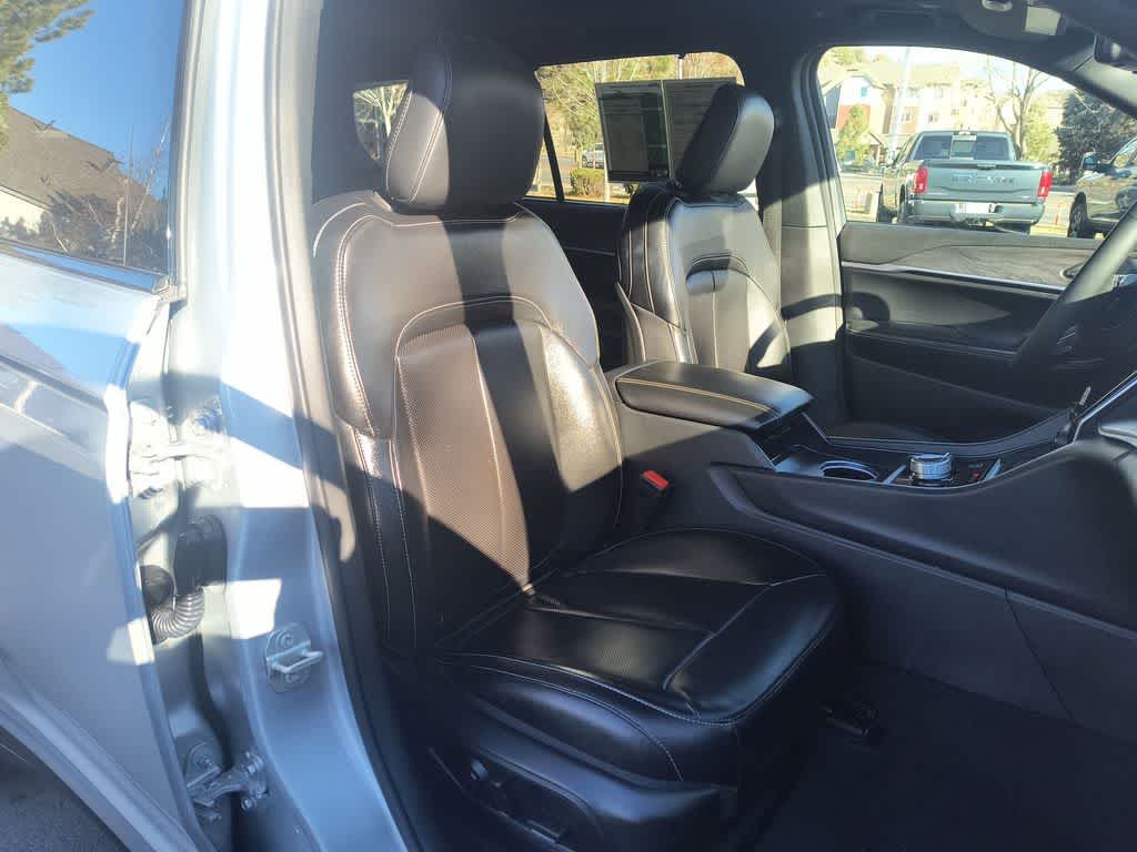 Thumbnail: 2024 Jeep Grand Cherokee L - 26