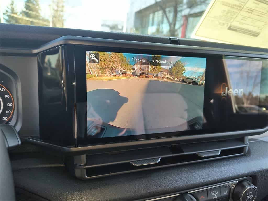 Thumbnail: 2026 Jeep Gladiator - 17