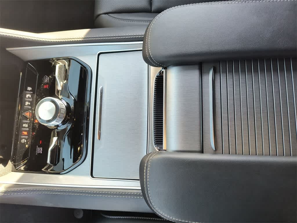 Thumbnail: 2026 Jeep Grand Wagoneer - 21