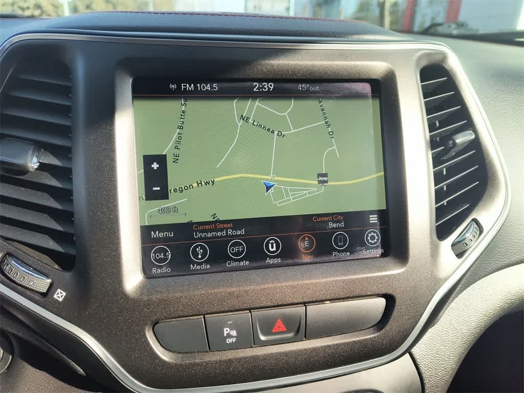 Thumbnail: 2019 Jeep Cherokee - 18